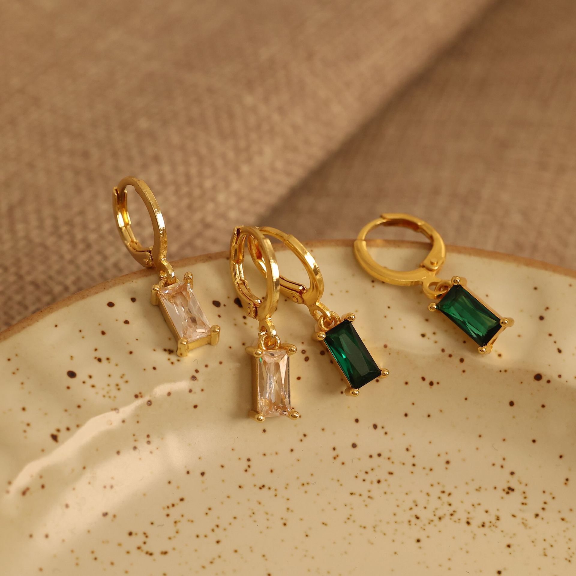 Orecchini geometrici in zircone per uomo ear cuff alla moda_voghion.com