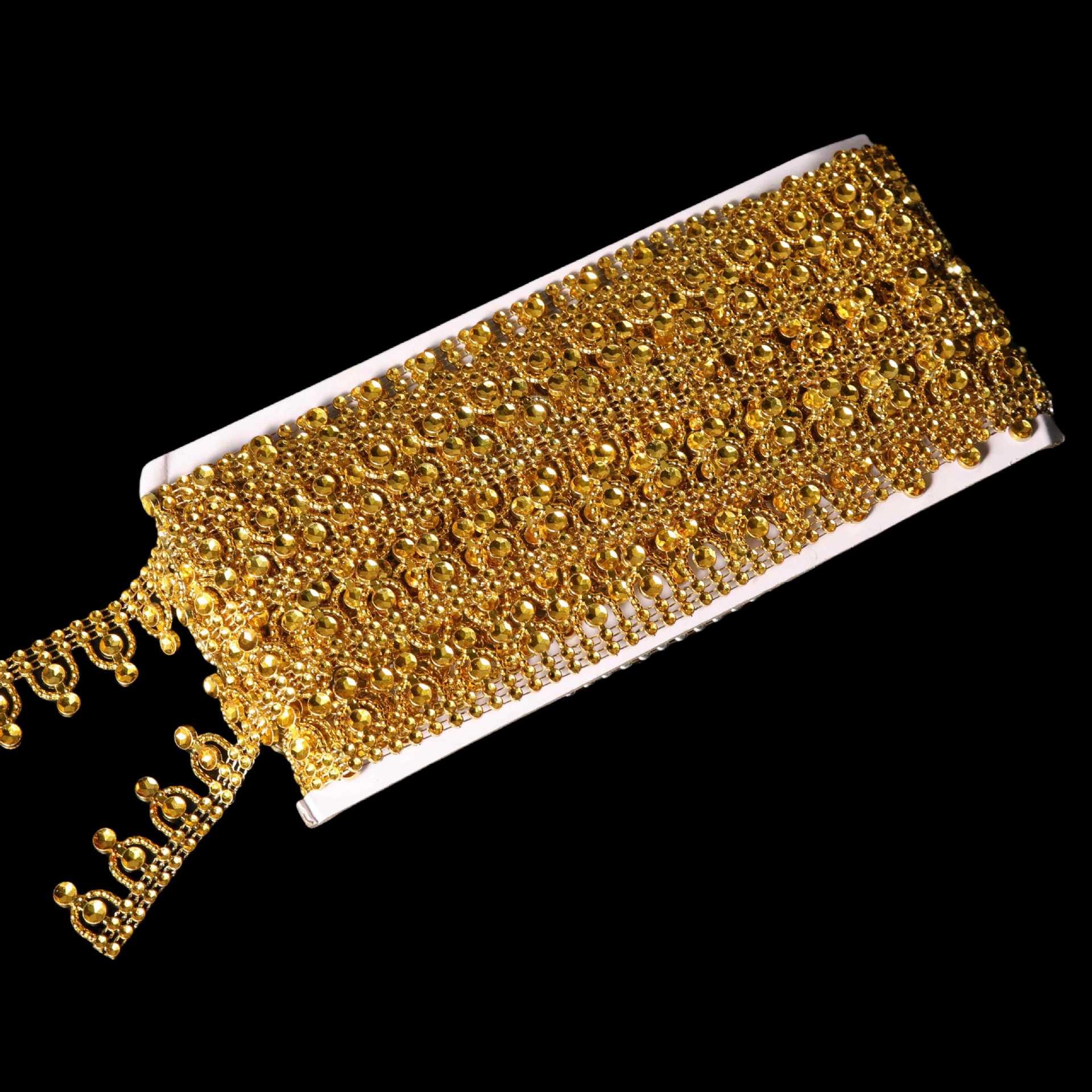 Venta de fábrica cadena de diamantes con borlas accesorios de ropa accesorios corona única al por mayor diamante de hilo de plástico taladro zapatos y sombreros adornos