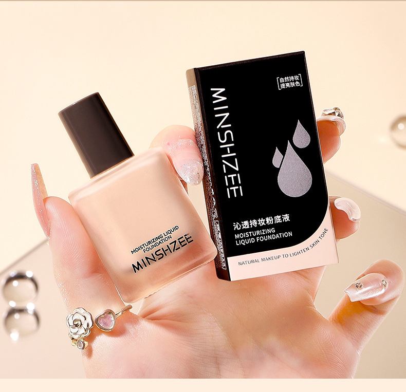 Mingxi Zhi Foundation offers long-lasting makeup retention without smudging, penetrating and sustaining makeup, concealing blemishes without powder sticking or smudging. This foundation is available for cross-border use undefined