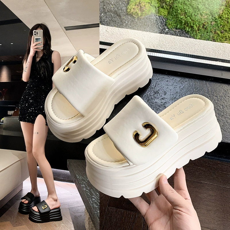 Женские летние и весенние 2025 новые модные универсальные шлепанцы на платформе с открытым носком, на толстой подошве, увеличивающие рост