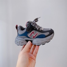 2025秋季新款童鞋男童轻便舒适运动跑步鞋韩版洋气百搭女童老爹鞋