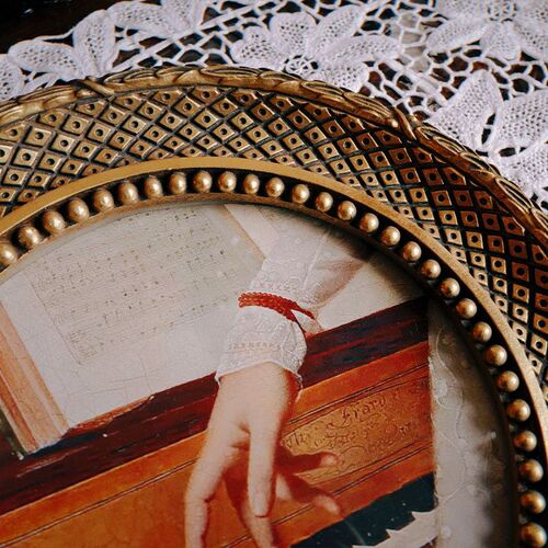 European Baroque mid-retro decorative painting round hanging painting living room calligraphy bedroom entrance piano niche famous house