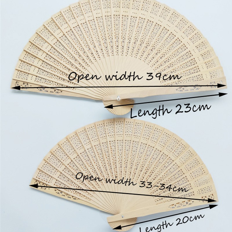 Haz una luz para tallar el nombre de la nueva persona. El ventilador de madera será entregado dentro de 2 días en la fecha de la boda.