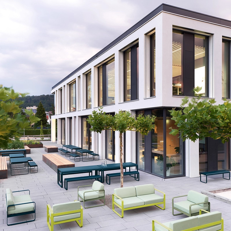 Sofá de patio al aire libre minimalista balcón combinación de ocio al aire libre jardín villa sofá de aluminio impermeable