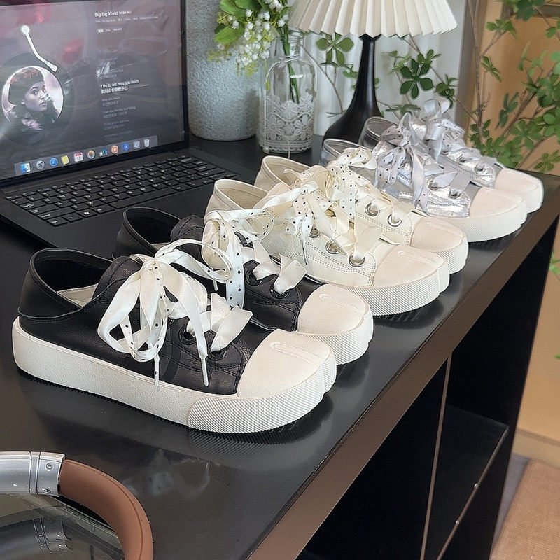 Two-Way Wear Slip-On Split-Toe White Sneakers for Women, 2026 Summer New Style, Flat Soft-Soled Sports Casual Sneakers, Comfortable Women's Shoes Two-Way Wear Slip-On Split-Toe White Sneakers for Women, 2026 Summer New Style, Flat Soft-Soled Sports Casual Sneakers, Comfortable Women's Shoes