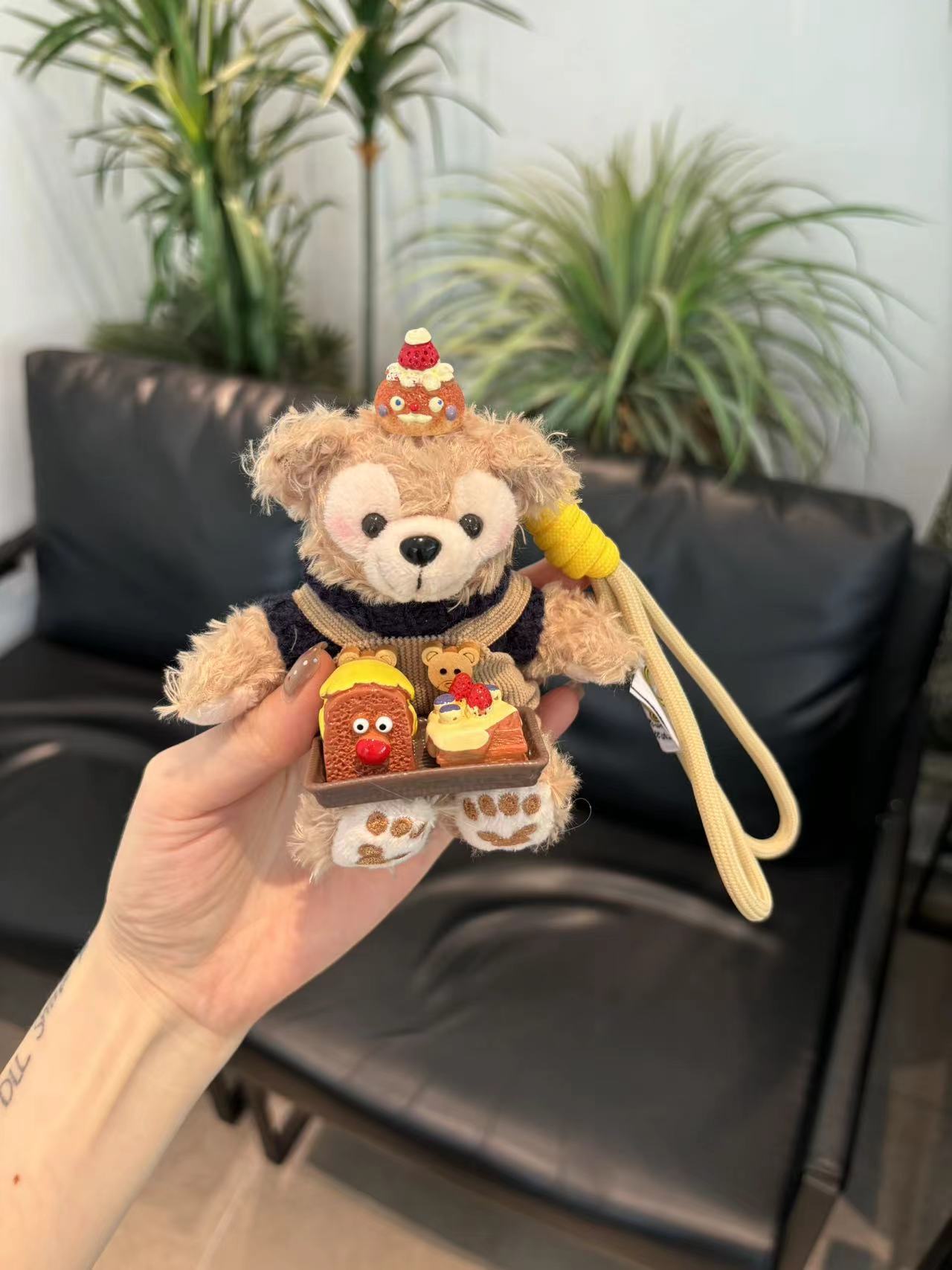 Nuevo Duffy oso llavero de automóvil lindo caricatura muñeca de peluche bolsos colgantes chicas pareja muñeca colgantes