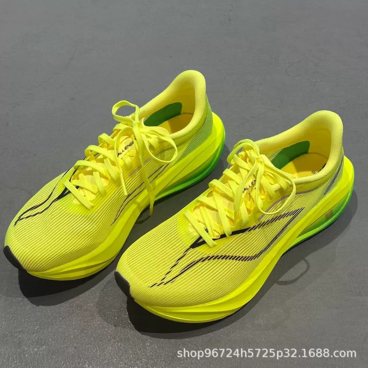 Новая технология Flying Power 5c Super-Tech увеличивает износостойкие кроссовки