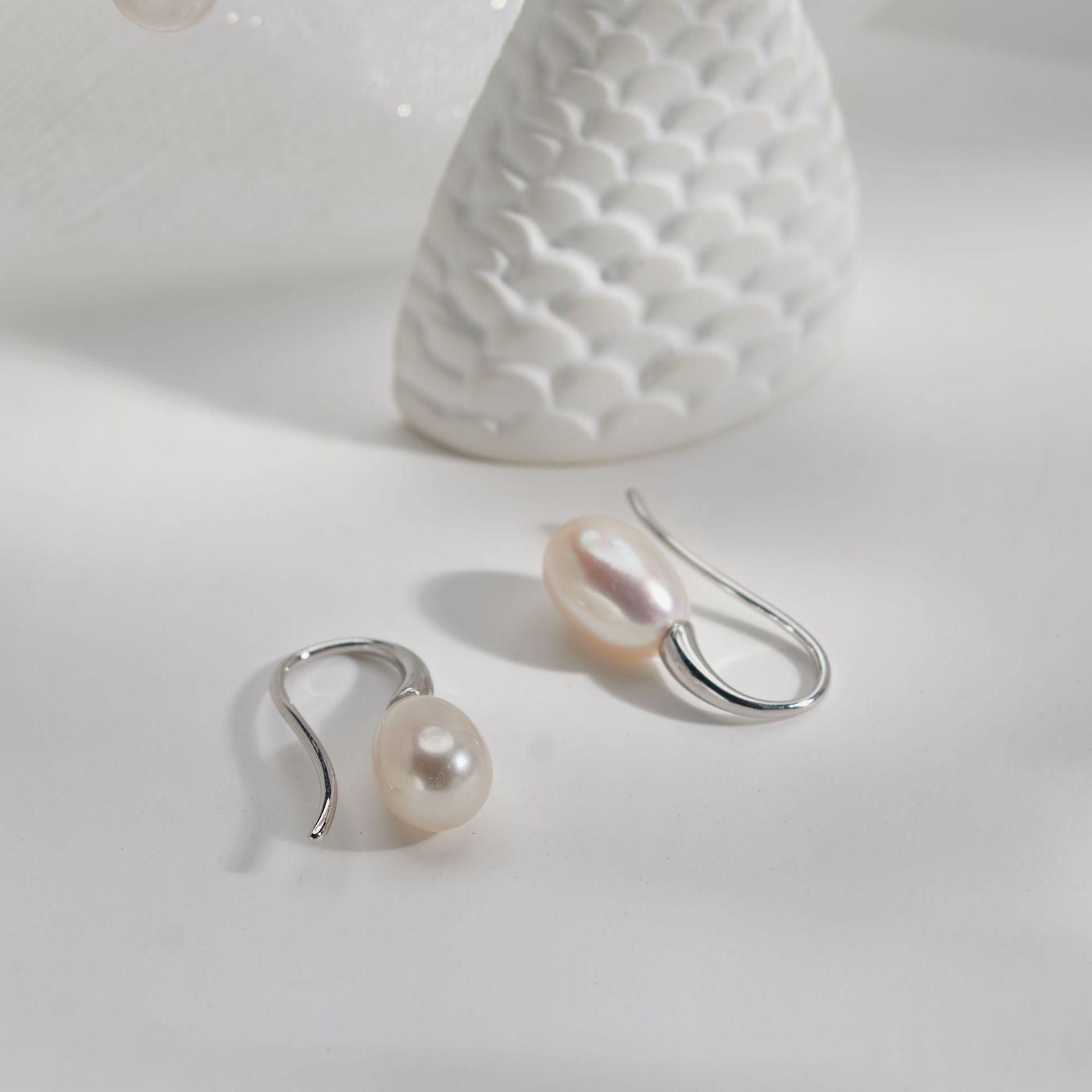 ZHUJI 진주 하이라이트 드롭 모양 천연 담수 진주 귀걸이 여성 S  바람 같은 스타일 귀걸이 불고