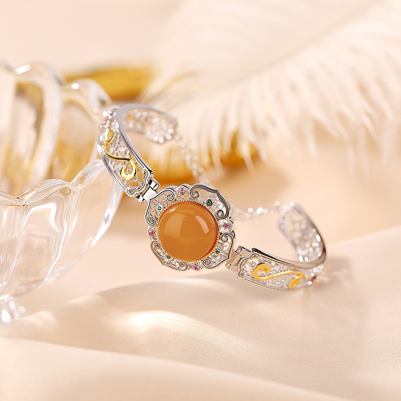 Vòng tay nữ bạc S925 đính charm sáp ong mặt trứng hoa mẫu đơn phong cách quốc gia cao cấp — Một chiếc