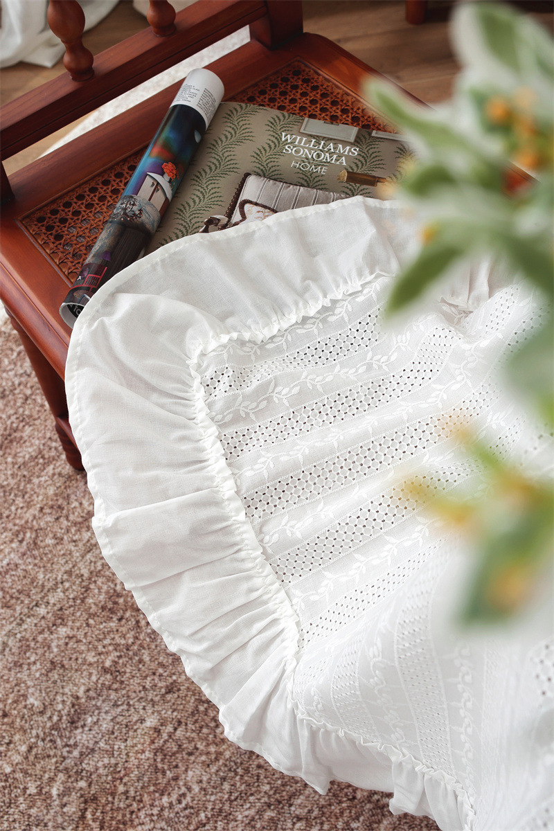 White Embroidered Floral Cotton Tea Tablecloth With Ruffle Hem_voghion.com