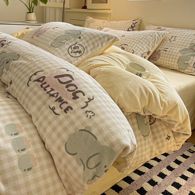 Invierno leche de seda gruesa cama de cuatro piezas pequeña seda de coral fresca gruesa sábanas cálidas cubierta de colcha de tres piezas 3