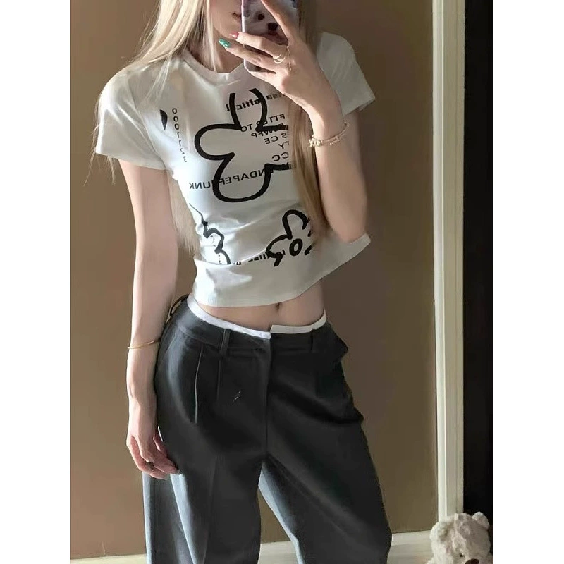 Белая футболка с ручной росписью цветов на правое плечо с короткими рукавами для женщин, лето 2025, новый утягивающий короткий милый сексуальный топ