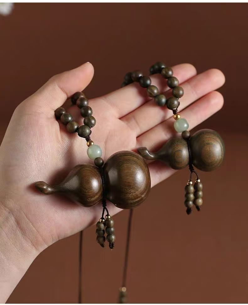Green Sandalwood Gourd Car Pendant 2026 New Model High-End Rearview Mirror Ornament for Protection and Safety Wooden for Men and Women