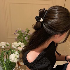 砂の大きいサイズの愛の真珠は女性の高級感のアクリルのサメを挟んで髪を挟みます。