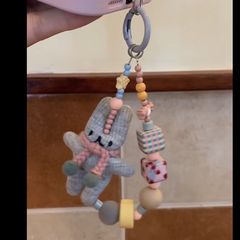重工毛糸編みのウサギの携帯ケースのストラップ