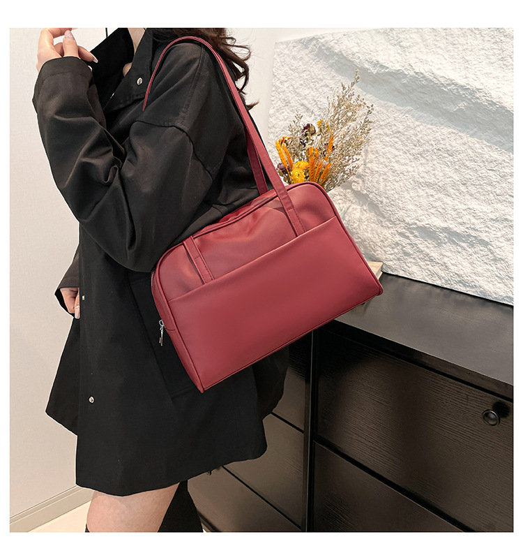 Koreli tarzı büyük kapasiteli tek omuz çantası kadın 2025 sonbahar yeni modeli retro koltuk altı çantası şık minimalist tote çanta