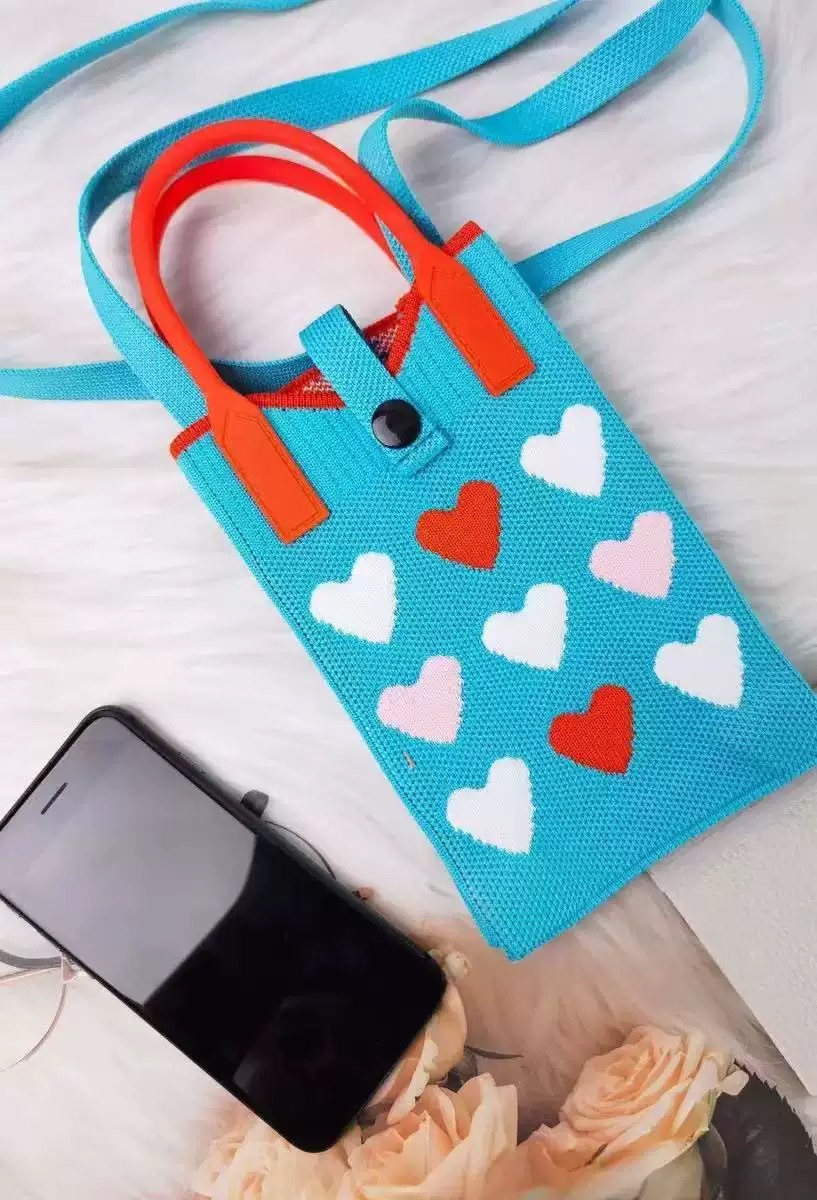 파란색 빨간색과 흰색 심장