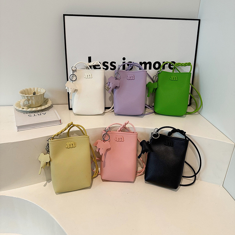 2024 nuevo mini bolso de mujer estilo coreano europeo y americano retro bolso de moda simple macarón bolso de teléfono móvil casual