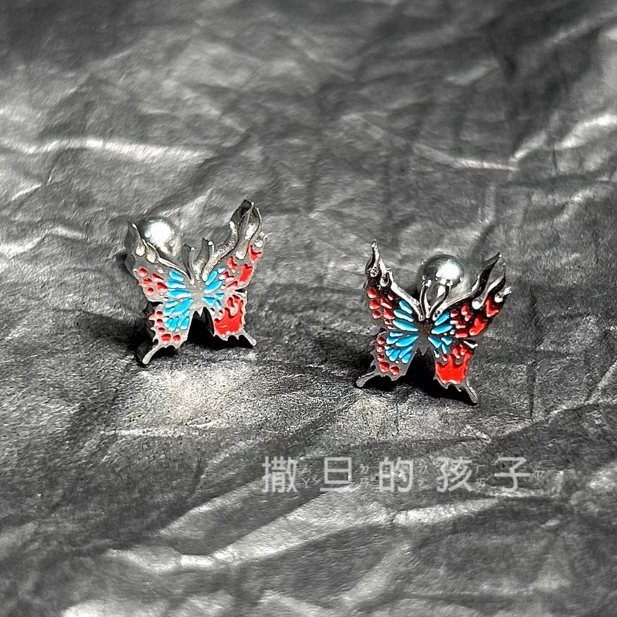 16G labret stud size and finish detail