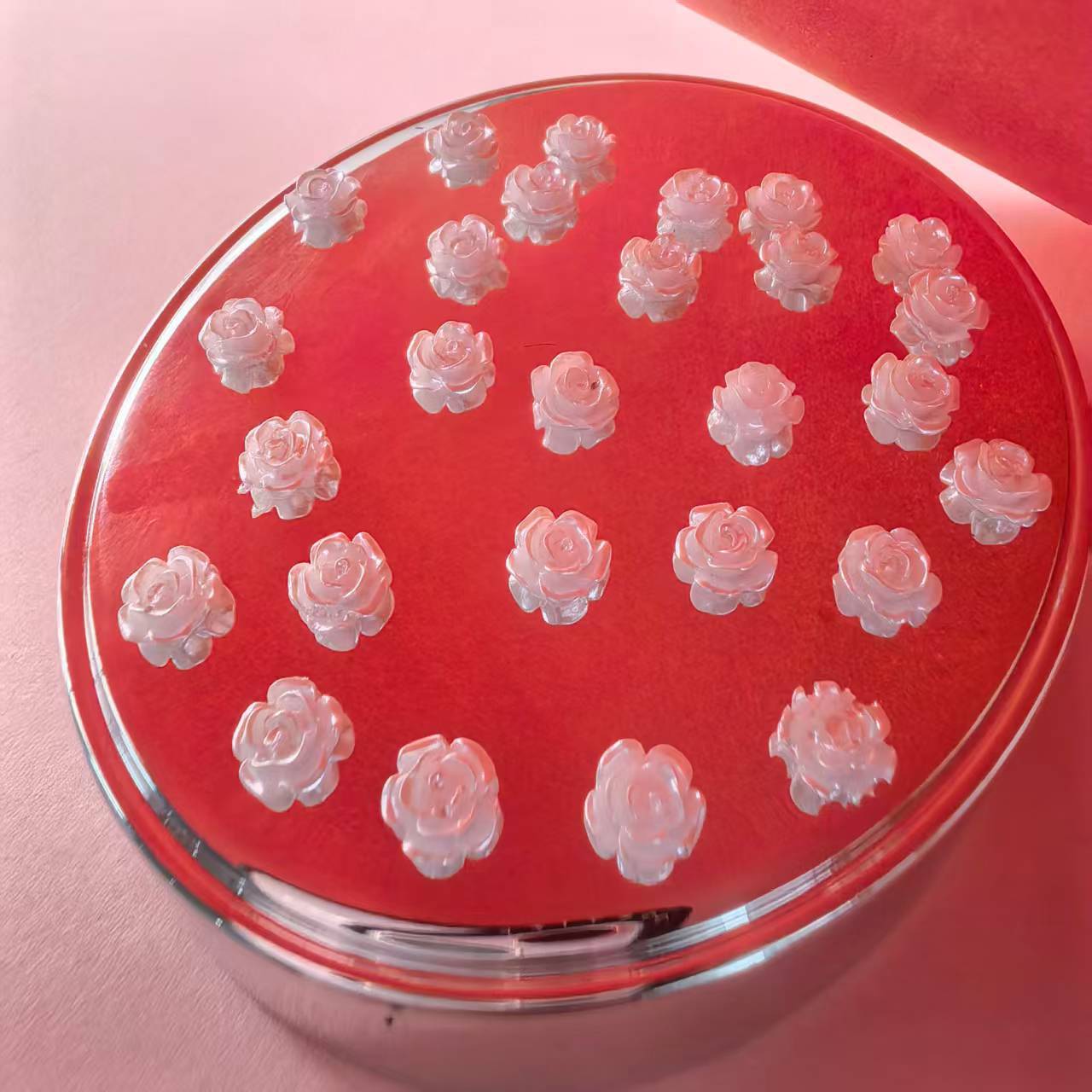6mm玫瑰花白色美甲饰品_09.jpg