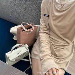 24春と夏の重ね着純欲iu気着薄いタイプのインナーシャツ長袖tシャツ正しいban
