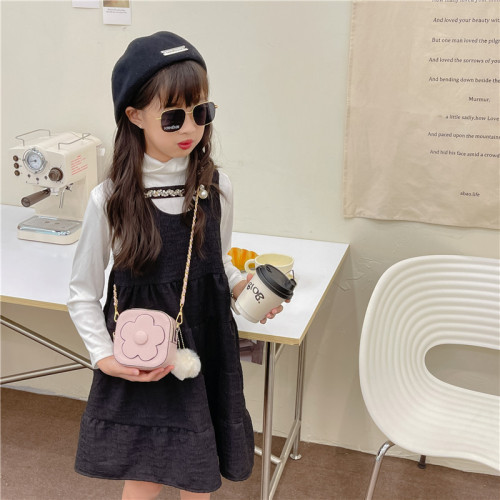 Fashionable children's small square bag  new Korean style girl flower crossbody bag autumn and winter baby sweater accessories bag
