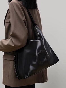 С��ܛƤ���ذ�Ů�������ٴ�μ�Ҹ�°��߼���ˮͰ��朗l���p���