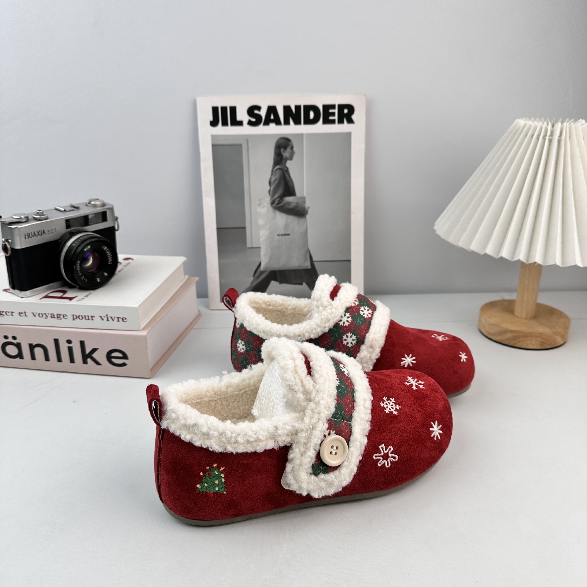 Zapatillas de lana de fondo suave de ondas largas con zapatillas de burken para mujeres 2025 calentamiento de invierno de lana retro zapatos de algodón