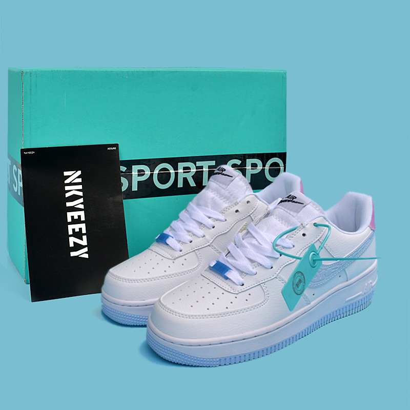 Naike Guan Air Force One Zapatos casuales para hombres y mujeres Zapatos blancos bajos clásicos de todo fósforo AF1 Pareja Zapatillas de deporte al aire libre
