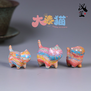 Fluid Cat Figurine: Cute and Casual Mr. Cat Car Ornament, Desktop Decoration, Tea Pet, Office Cultural and Creative Gift, Lacquerware