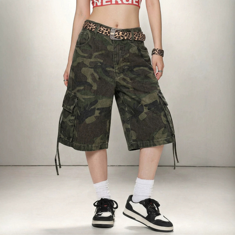 Vintage Camouflage Workwear Bermuda Shorts - High-Waisted Wide-Leg Practical Denim Shorts Vintage Camouflage Workwear Bermuda Shorts - High-Waisted Wide-Leg Practical Denim Shorts