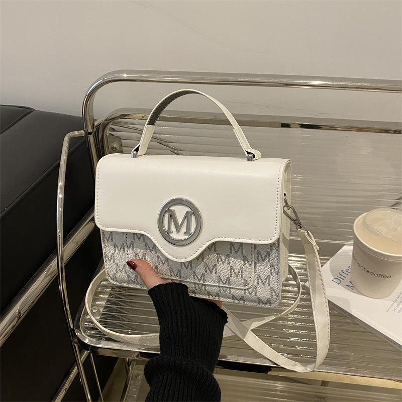 Bolso de moda coreano para mujeres 2024 invierno nuevo estilo retro simple bolso cuadrado de estilo extranjero nicho bolso de hombro