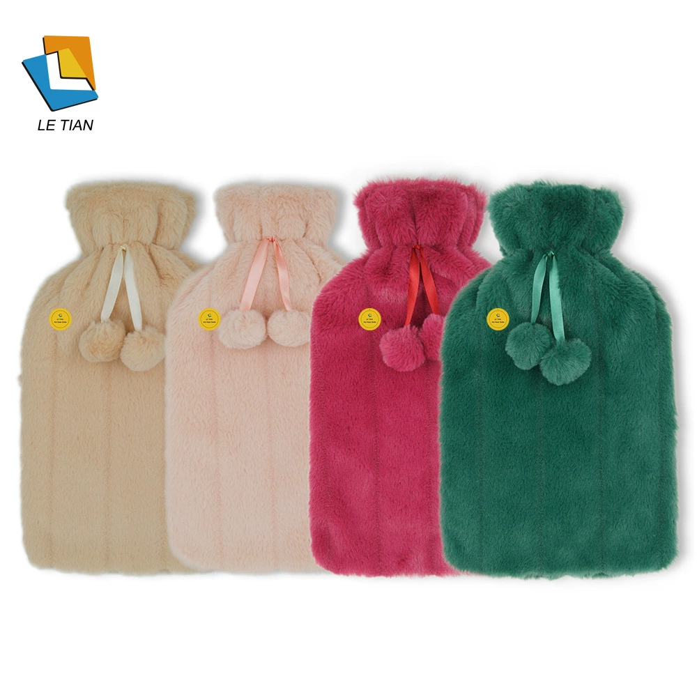 Оптовая продажа разноцветных и различных моделей грелок с чехлами из полосатого вельвета и резиновыми грелками с наполнением из воды.