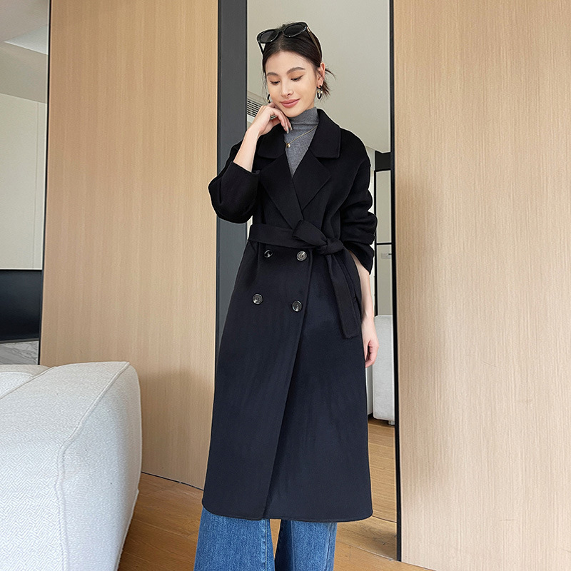 검은색