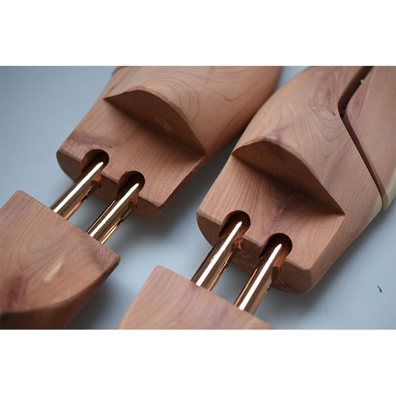 En stock zapato de madera de cedro ajustable al por mayor últimas Ventas Directas excelente mano de obra durable zapato de madera de cedro de alta calidad último soporte de zapato de cuero