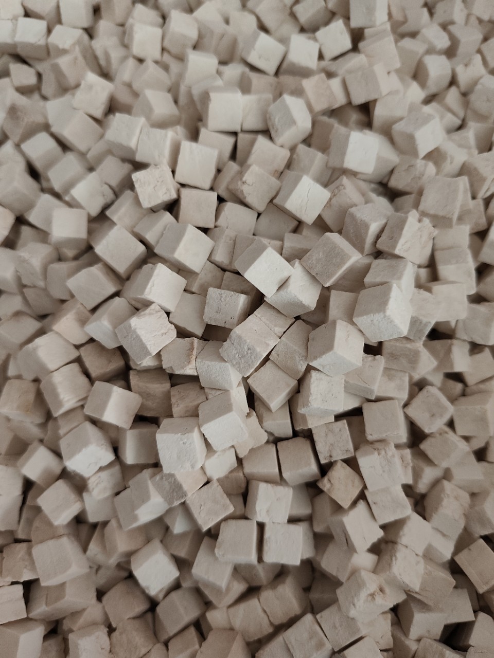 Yunnan Poria Fu Ling Cubes Dried White Poria Slices for Decoction and Soup 500g key features