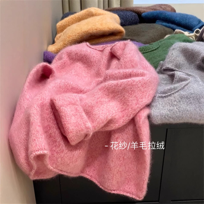 Hong Kong and American Apparel/Floral Wool Fleece Australian Wool Floral Yarn Craftsmanship Ready-To-Wear Rolled Edge Knitted Sweater Hong Kong and American Apparel/Floral Wool Fleece Australian Wool Floral Yarn Craftsmanship Ready-To-Wear Rolled Edge Knitted Sweater