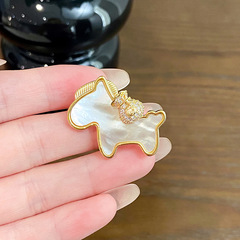 小马驹胸针女款轻奢百搭时尚设计高级感2025新款精致小众设计胸针