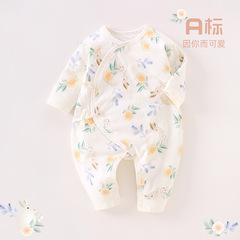 赤ちゃんの蝶々の服a類の連体服の初生と尚服は骨がない40gの薄い綿の男女の赤ちゃんの新生児の連体服です。