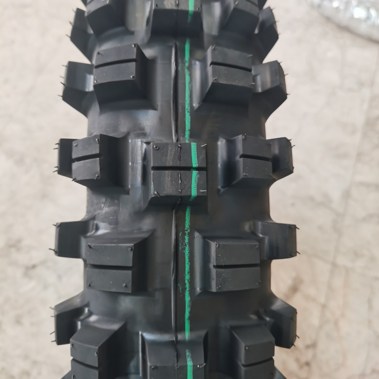 Factory Direct Delivery Off-Road Motorcycle Tire 110/100-18 Mountain Tread Deepened Outer Tire