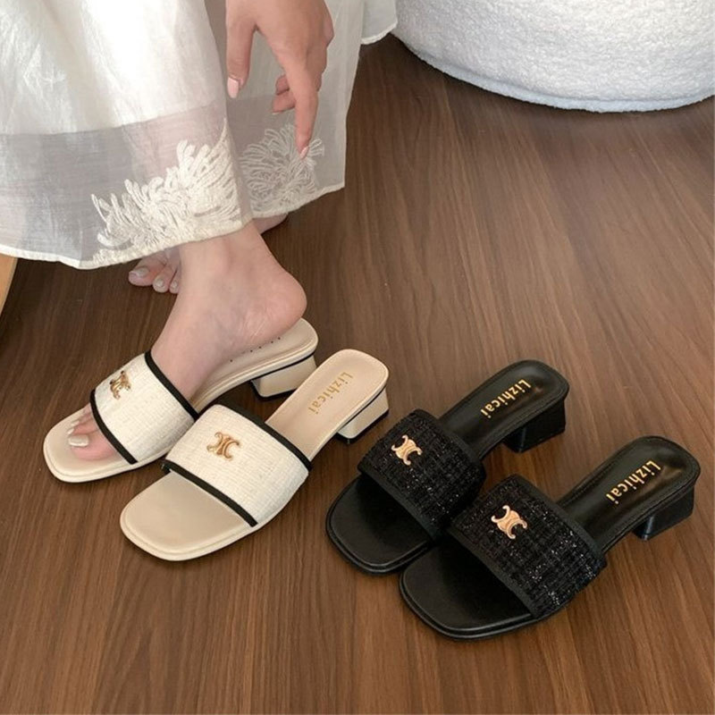 Sandalias y pantuflas de punta cuadrada con hebilla de metal de tacón grueso para el verano de 2025