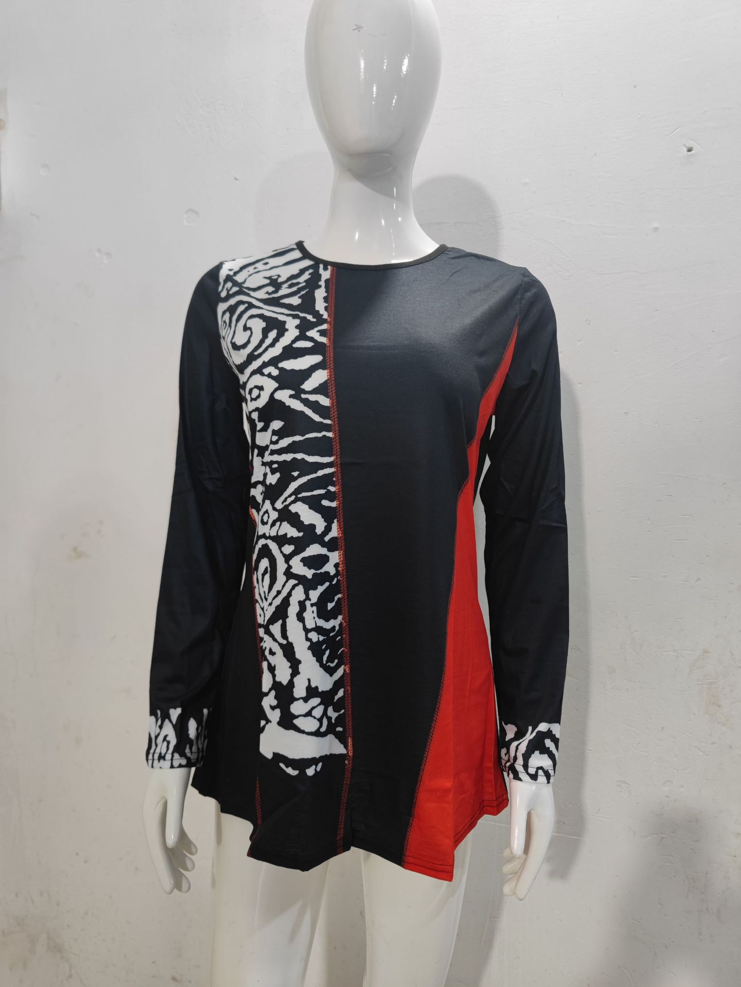 빨간색과 검정색