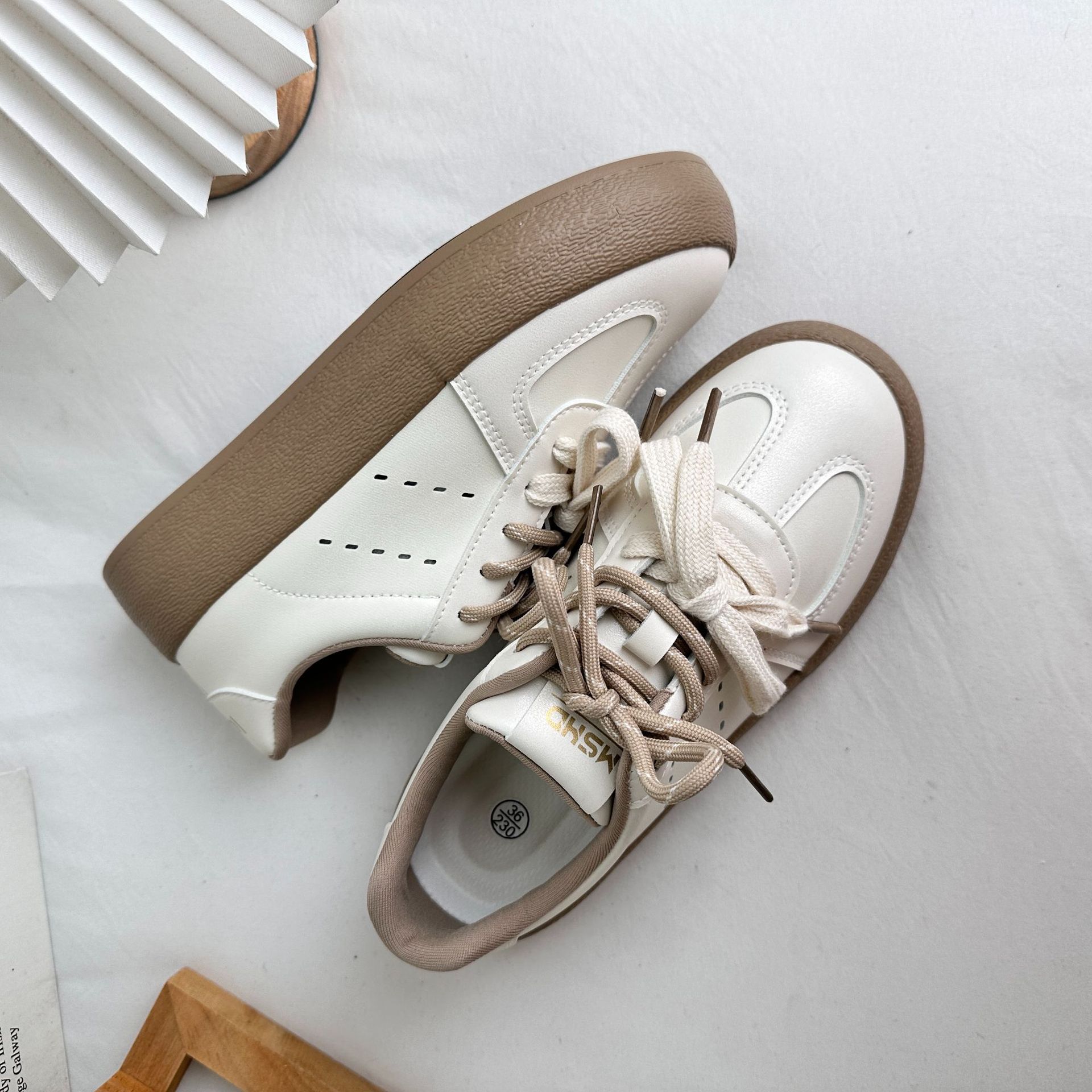 6620 plantillas de látex/zapatos blancos de suela gruesa zapatos de mujer transpirables 2025 nuevas zapatillas de deporte zapatos casuales de cuero sentido del diseño image 8