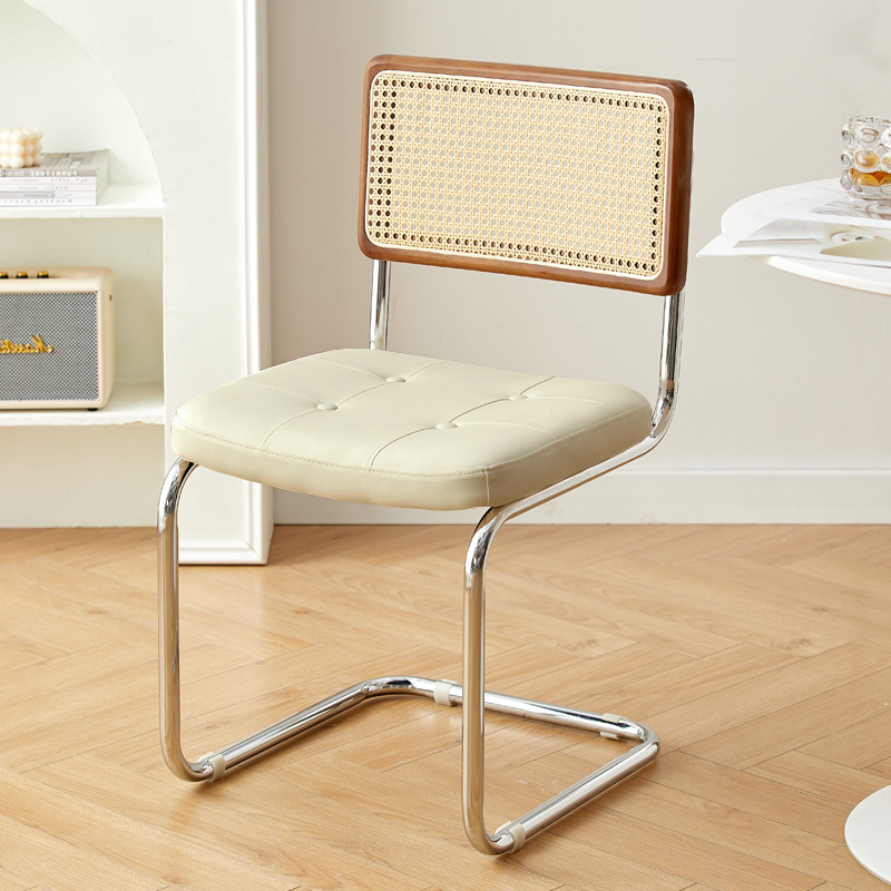 매트한 극세사 화이트 + 월넛 등받이