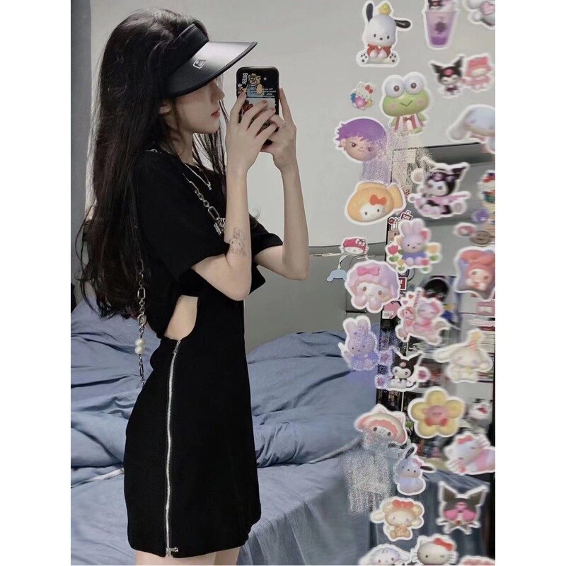 [Original Design] Chic Black Dress for Women, New Summer Slim-Fit, Waist-Exposing, Hot Girl Style, Short-Sleeve T-Shirt Dress