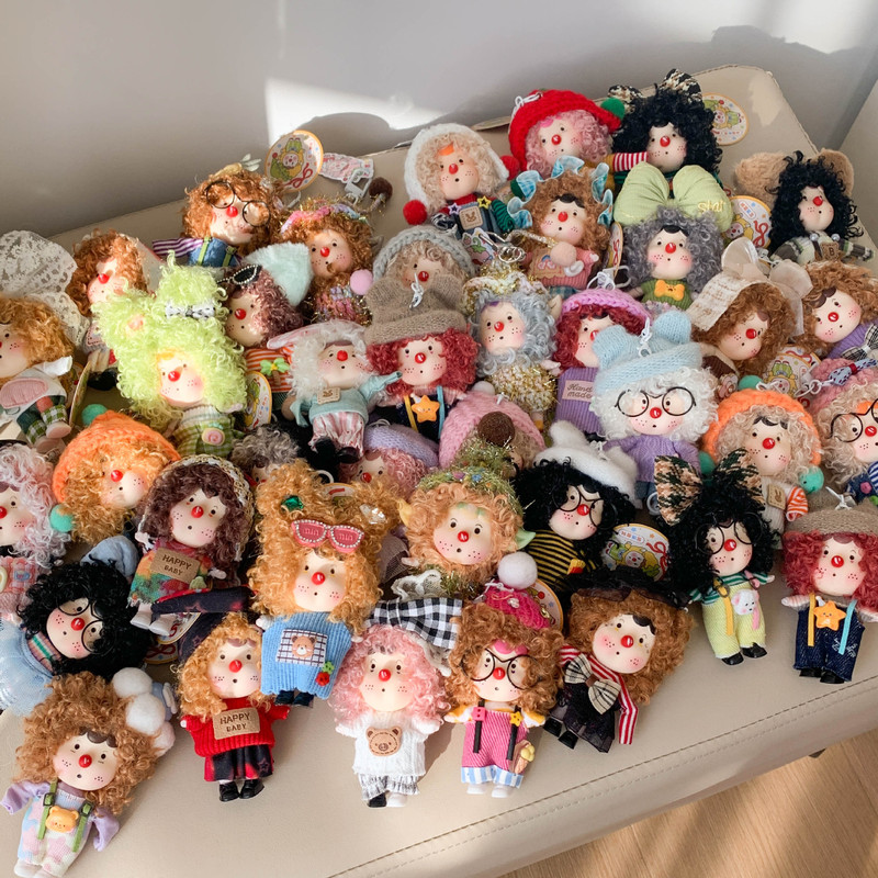 Cute authentic A-dai curly hair afro clay doll keychain, healing and aesthetically pleasing accessory Cute authentic A-dai curly hair afro clay doll keychain, healing and aesthetically pleasing accessory
