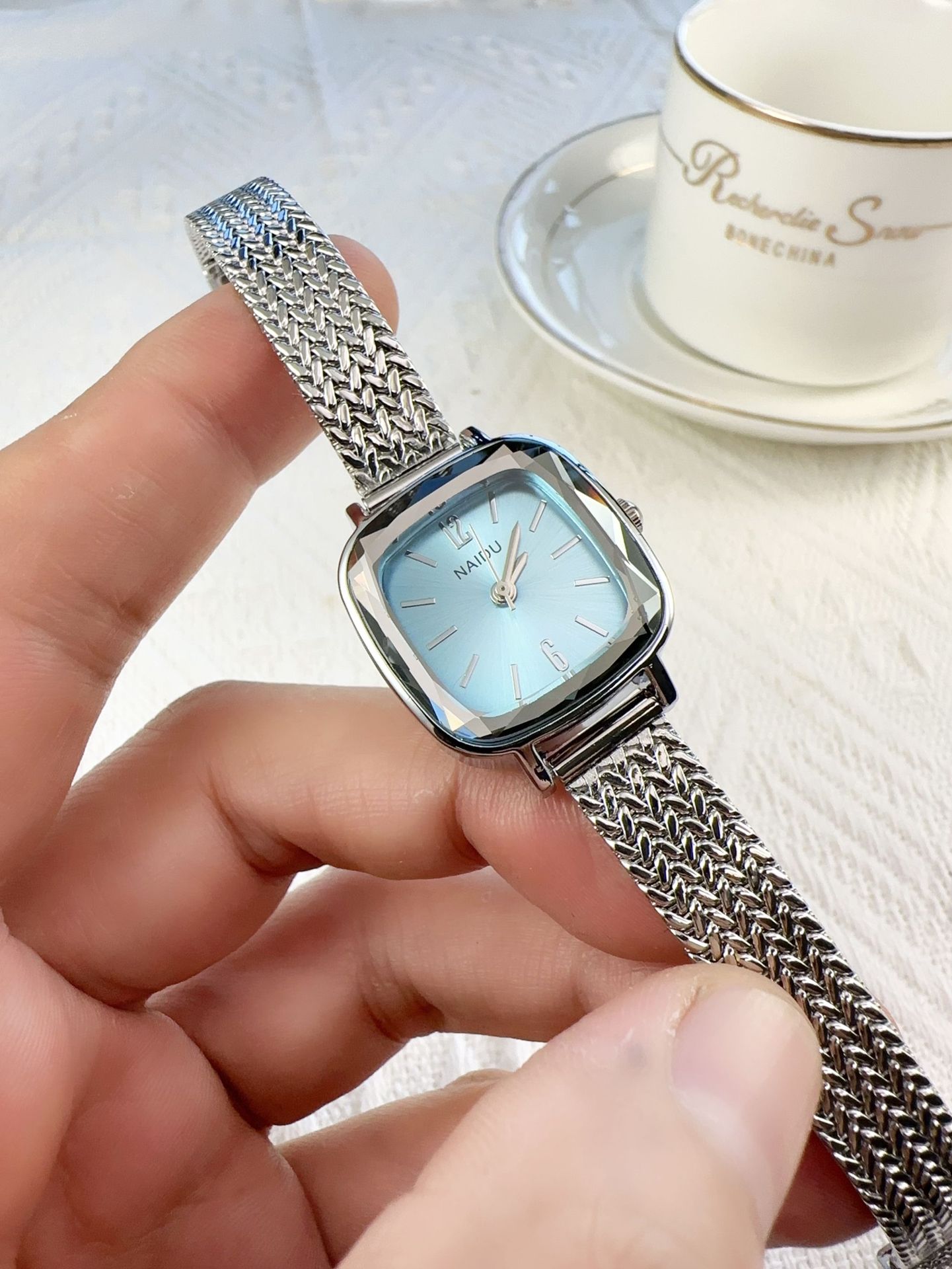35g Weight Ordinary Glass Mirror Material Imitation Leather Strap Material Watch Classification Pointer Display Type Folding Buckle Buckle Style Square Dial Shape Casual, Daily Occasion Quartz Movement Solid Color Pattern Women's Gender Classic Style Style Classic Style Solid Color Folding Buckle Quartz Watch Women's Watches 2