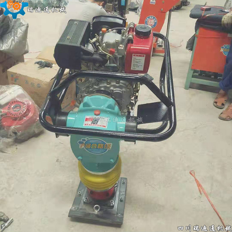 HCD90�綯����� �򺻻���ʽС��·��ѹʵ��е����� ���溻����