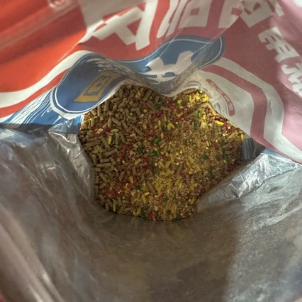 西部风 Niuwo Ganmi Group Speed ​​600 grams of 24 -year new new product carp grass, green yellow 颡 a piece of 40 packs