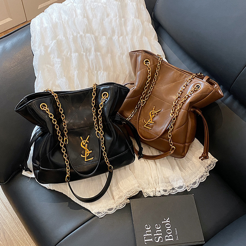 Light Luxury Large-Capacity Bag for Women 2025 New Versatile Chain Shoulder Underarm Tote Bag Hand-Held Garbage Bag Commuter Bag